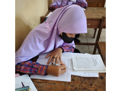 Pembiasaan Literasi SMP N 2 Pengadegan