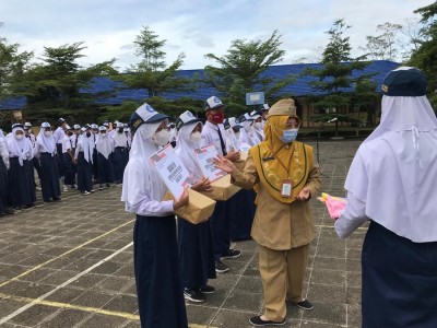 21 Maret 2022 - Pembagikan Hadiah Lomba Jeda Tengah Semester Genap