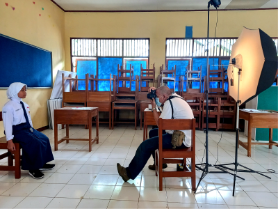 Sesi foto kelas 7 untuk keperluan pembuatan kartu osis, pelajar, maupun kartu perpustakaan