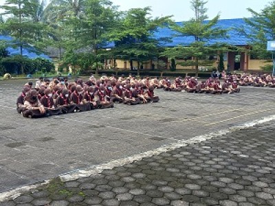 Kegiatan Santapan Rokhani Bentuk Penanaman Karakter Bagi Peserta Didik