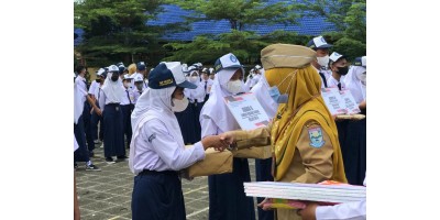 21 Maret 2022 - Pembagikan Hadiah Lomba Jeda Tengah Semester Genap